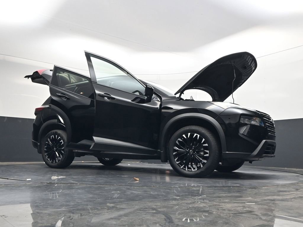 Certified 2026 Nissan Rogue Dark Armor FWD image 41