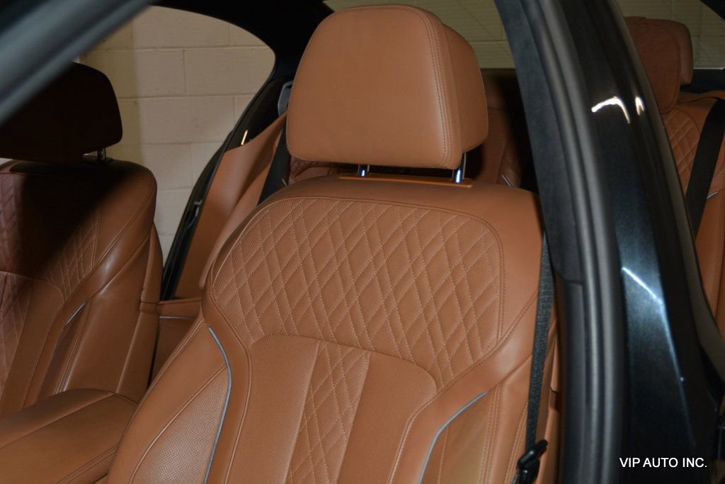 Used 2017 BMW M760i xDrive image 17