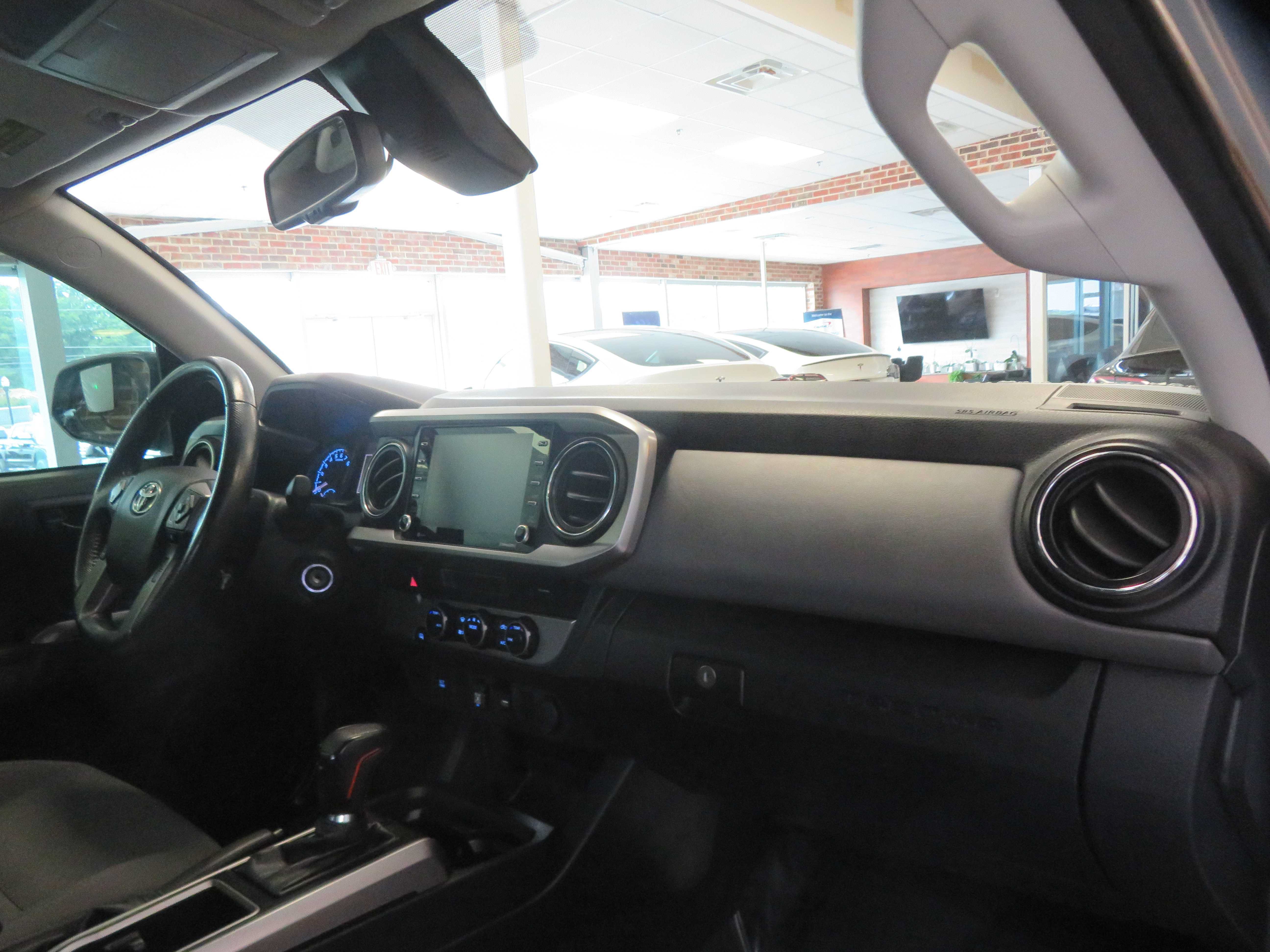 Used 2022 Toyota Tacoma SR5 RWD image 26
