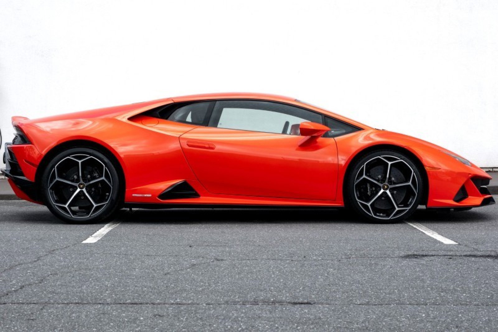 Used 2020 Lamborghini Huracan EVO AWD/4WD image 10