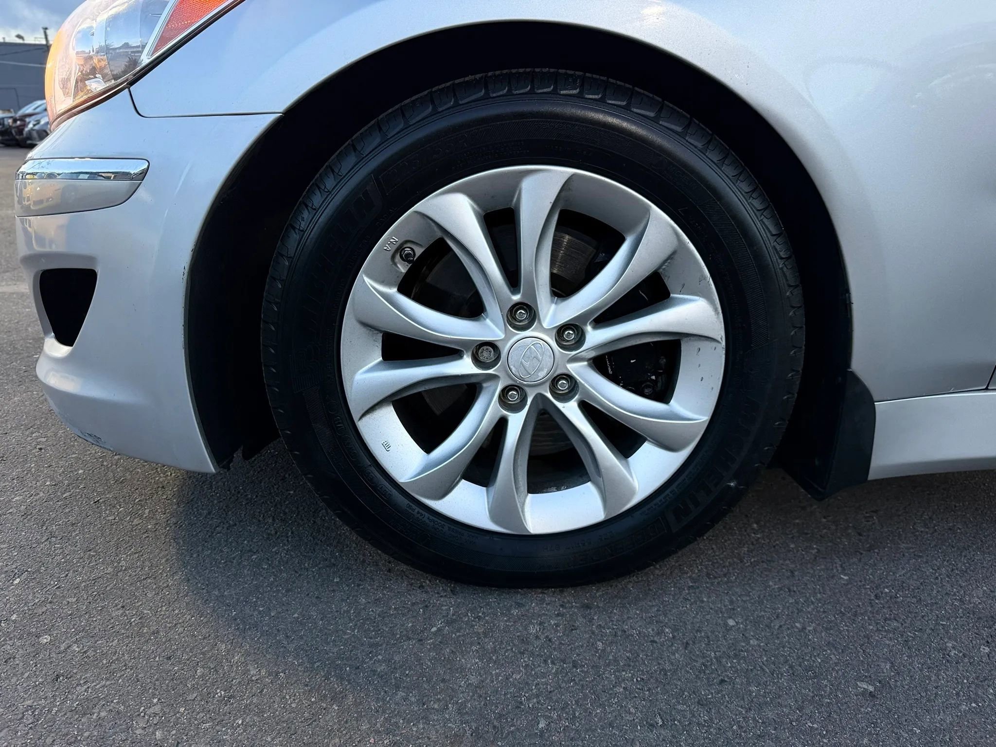 Used 2013 Hyundai Genesis 3.8 RWD image 32