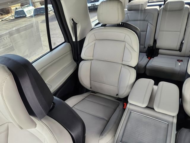 New 2026 Lincoln Navigator Reserve w/ Jet Appearance Package image 13