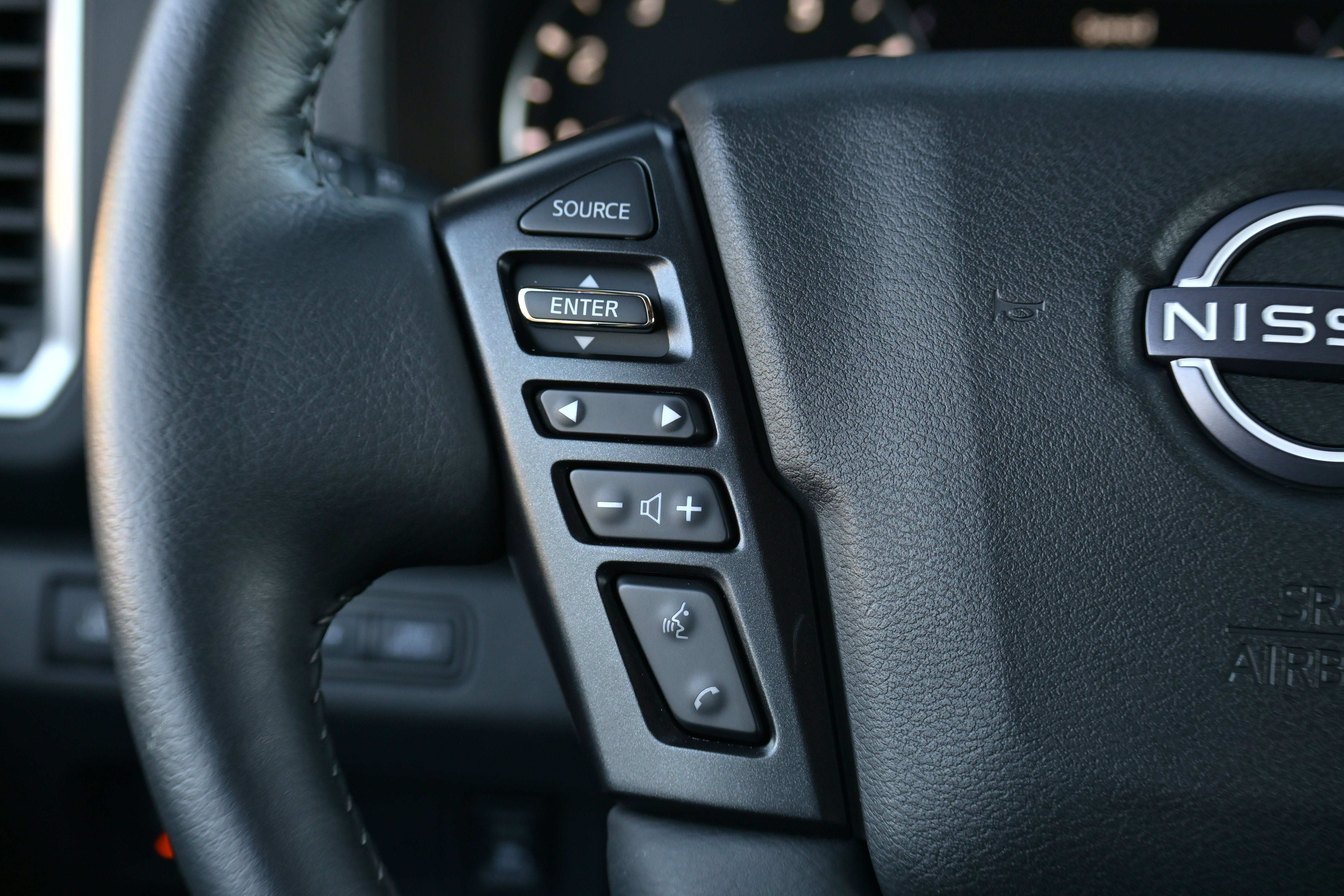 Used 2024 Nissan Frontier SL w/ Technology Package image 18