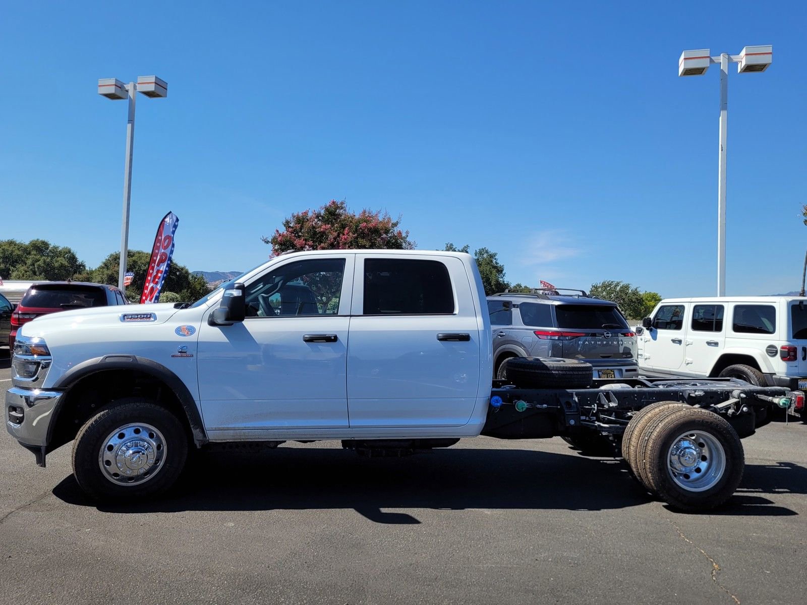 New 2025 RAM 3500 Tradesman AWD/4WD image 7