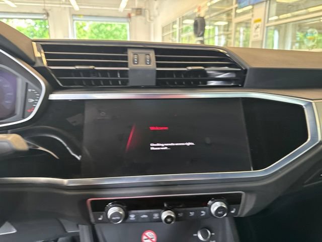 Used 2025 Audi Q3 2.0T Premium AWD/4WD image 30