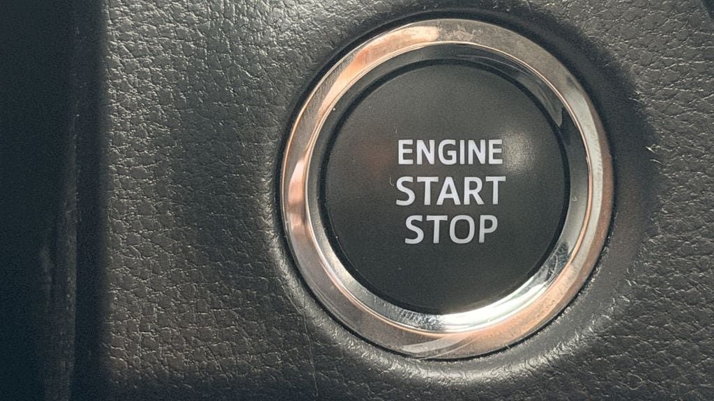Used 2025 Toyota RAV4 XLE FWD image 19