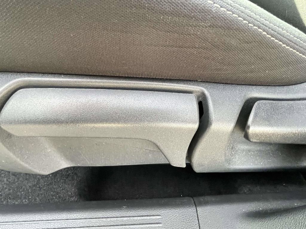 Used 2023 Nissan Rogue S image 13