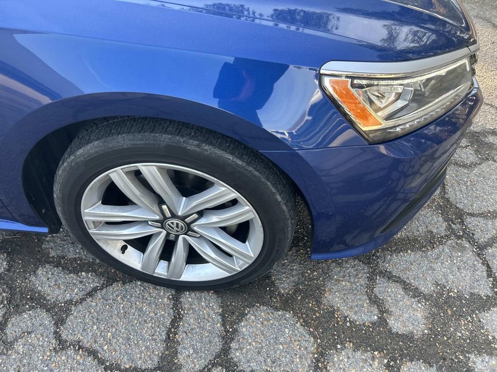 Used 2017 Volkswagen Passat 1.8T SE image 11