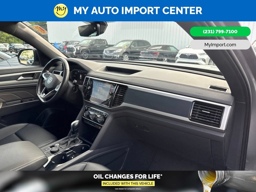 Used 2023 Volkswagen Atlas Cross Sport SEL R-Line AWD/4WD image 28