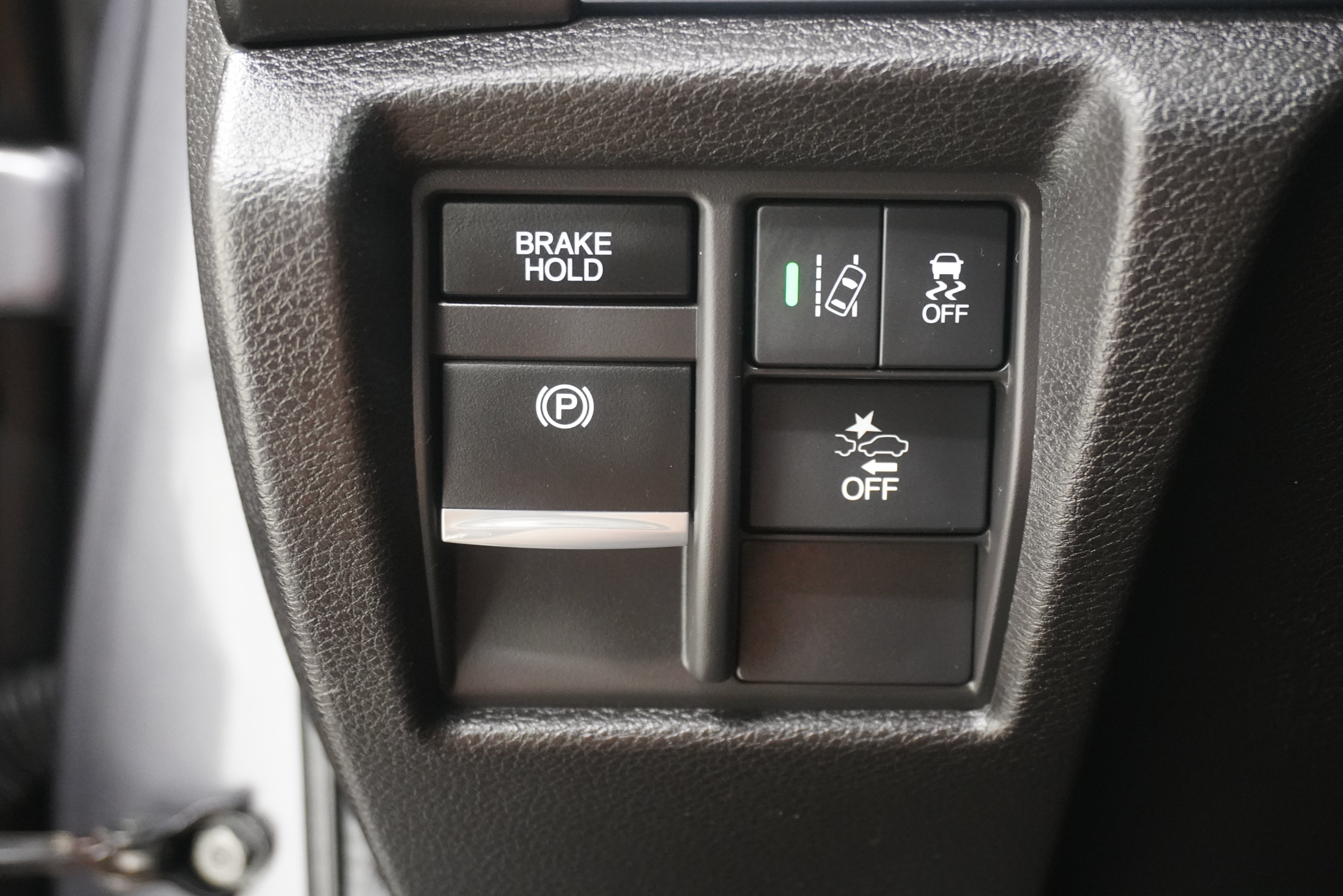 Used 2020 Acura MDX FWD image 25