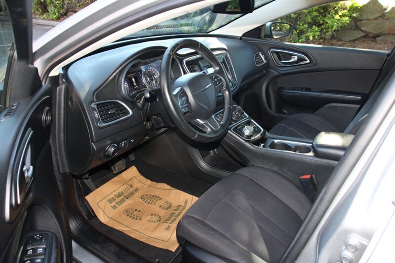 Used 2015 Chrysler 200 Limited w/ Convenience Group FWD image 5