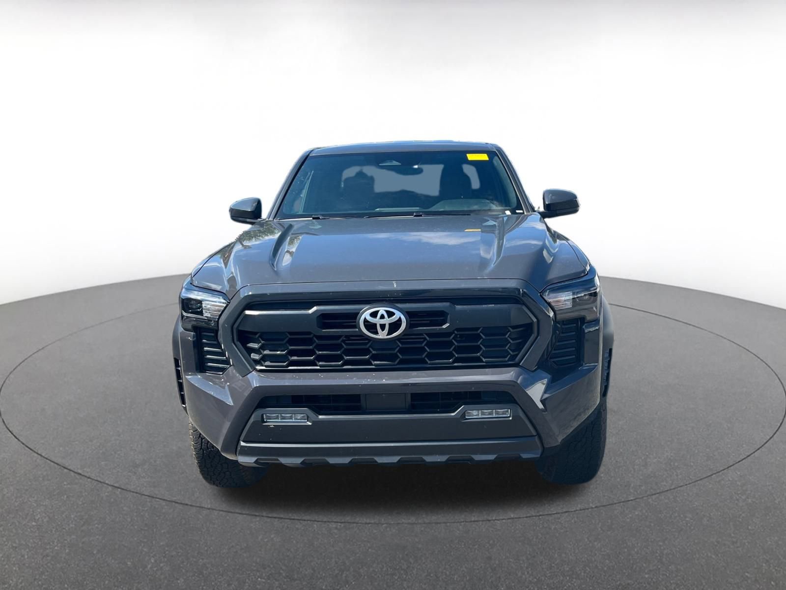 Used 2024 Toyota Tacoma TRD Off-Road image 2