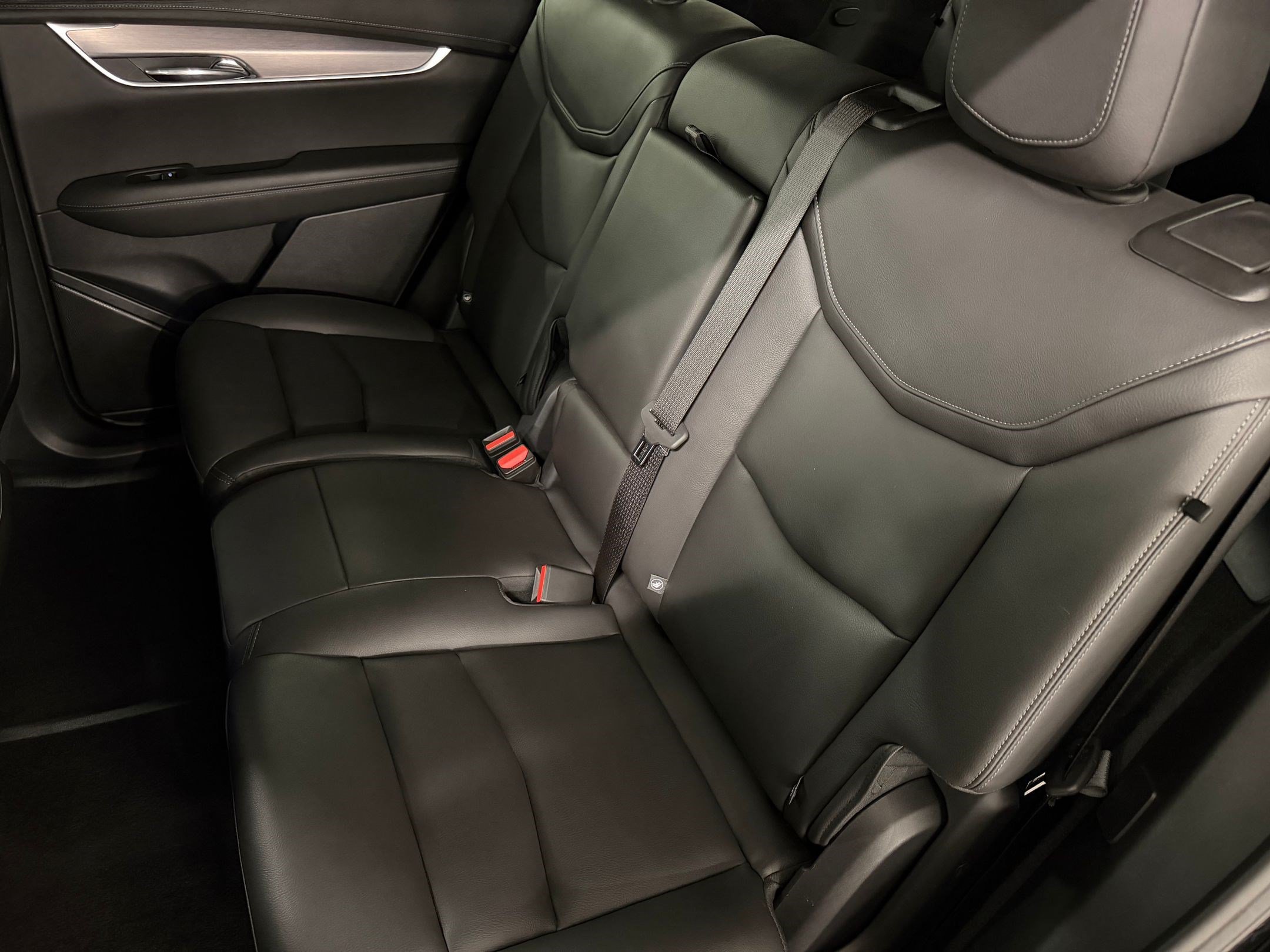 Certified 2025 Cadillac XT6 Luxury FWD image 30