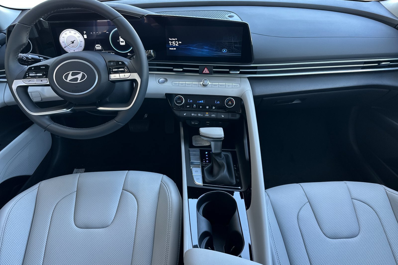 New 2026 Hyundai Elantra Limited FWD image 14