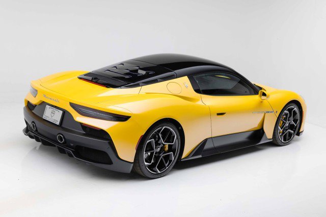 Used 2023 Maserati MC20 Coupe image 3