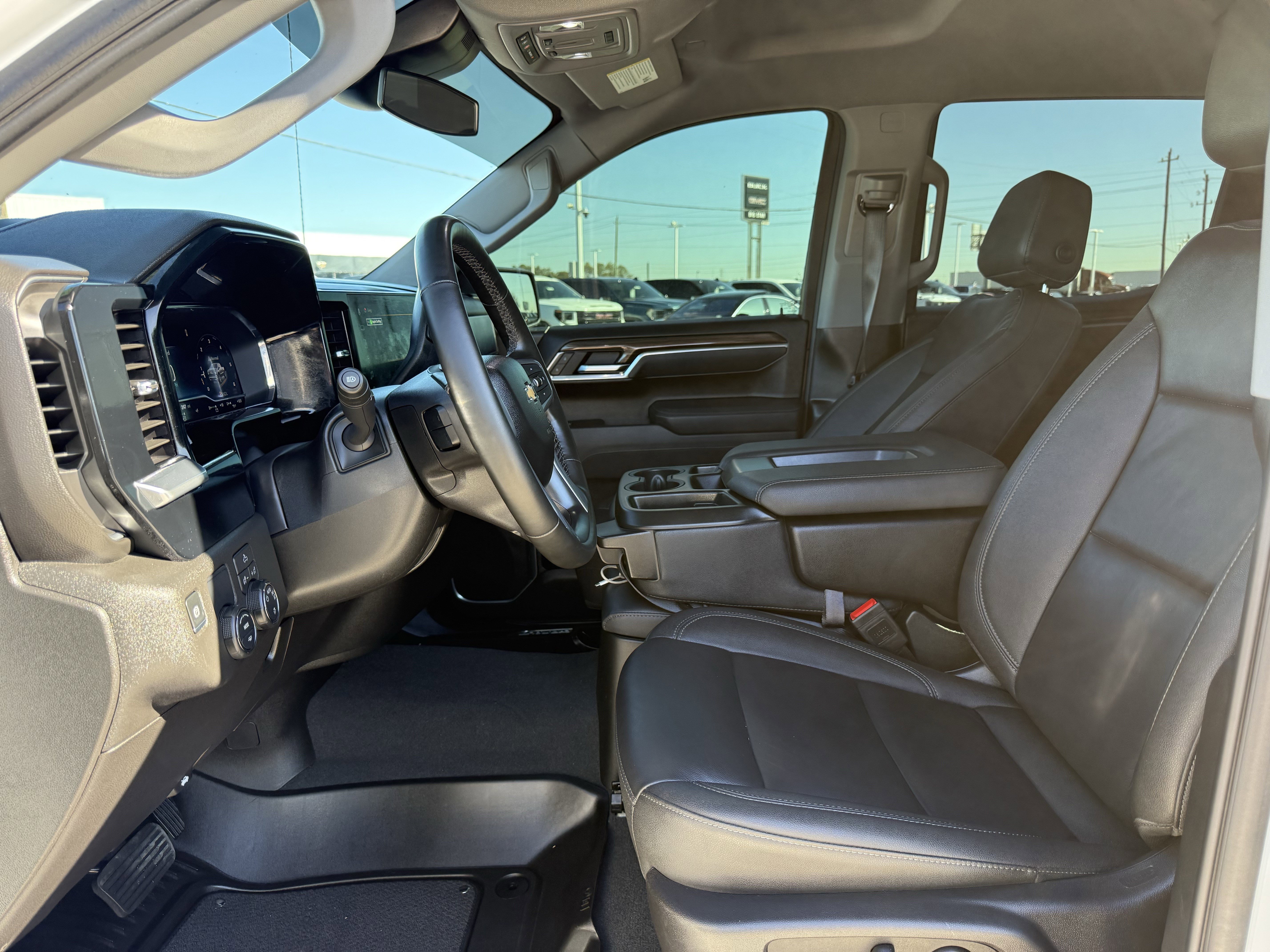 Used 2025 Chevrolet Silverado 1500 LT w/ Leather Package image 25