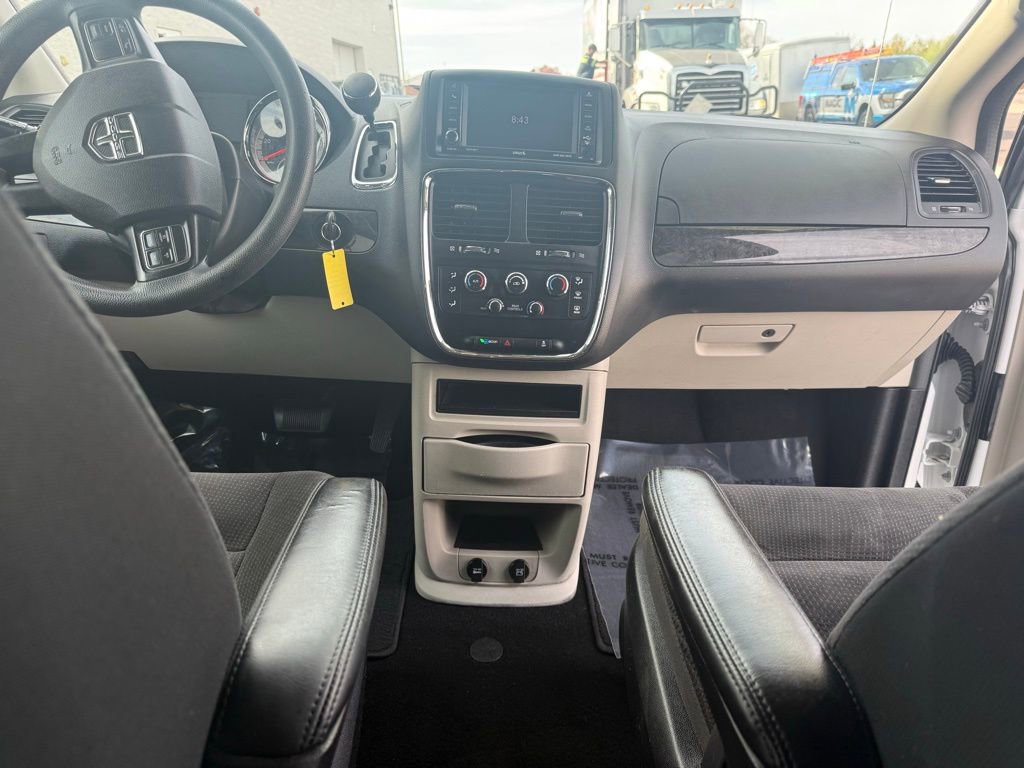 Used 2018 Dodge Grand Caravan SE w/ UConnect Hands-Free Group image 50