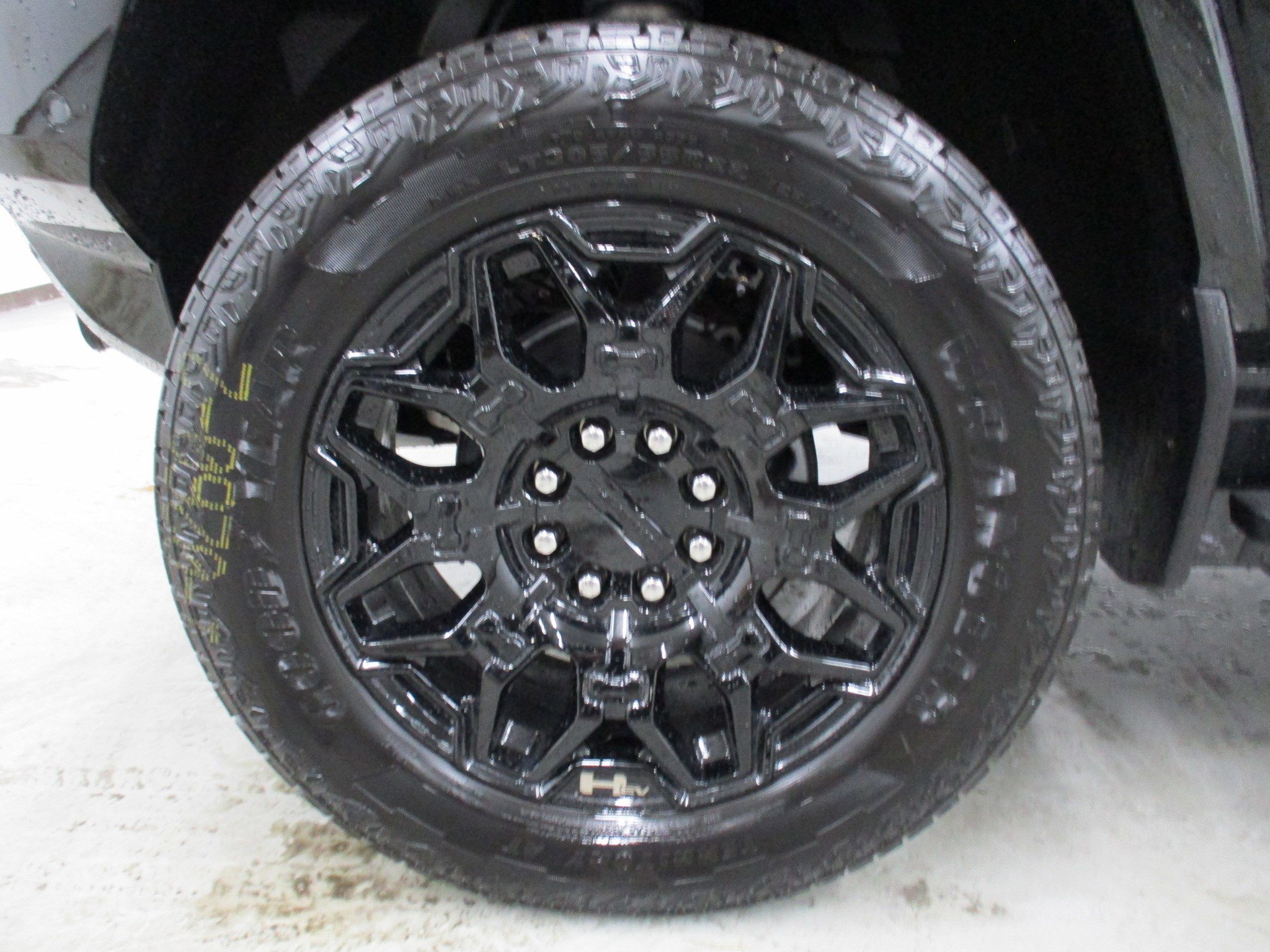 New 2025 GMC Hummer EV 3X w/ LPO, Dark Essentials Package image 11