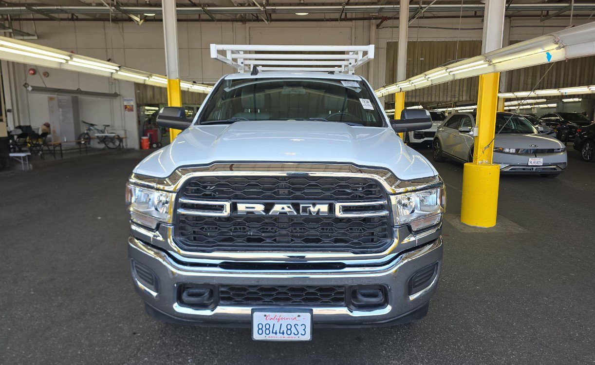 Used 2022 RAM 2500 Tradesman w/ Chrome Appearance Group AWD/4WD image 3