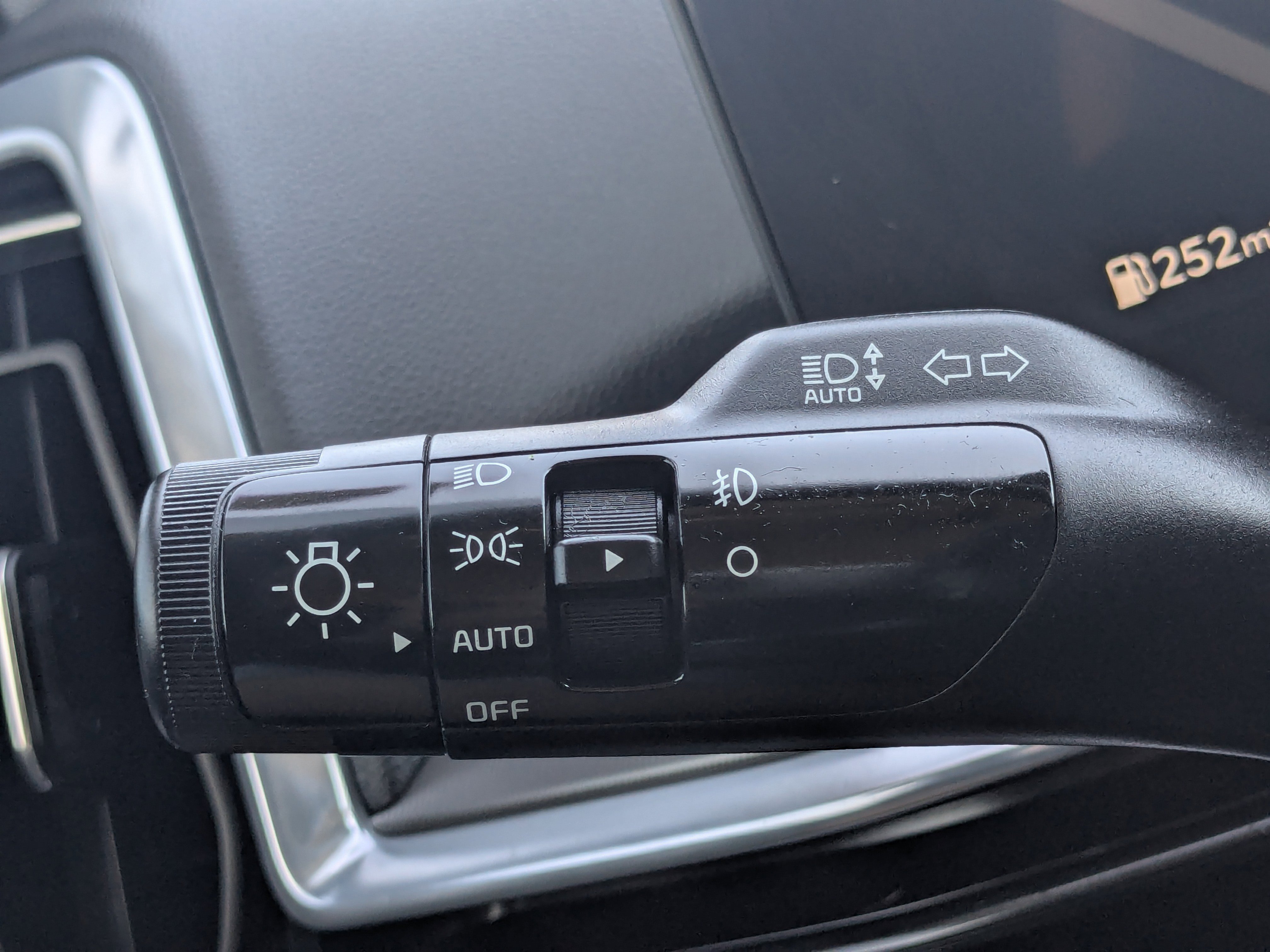 Used 2025 Kia Sorento SX image 38