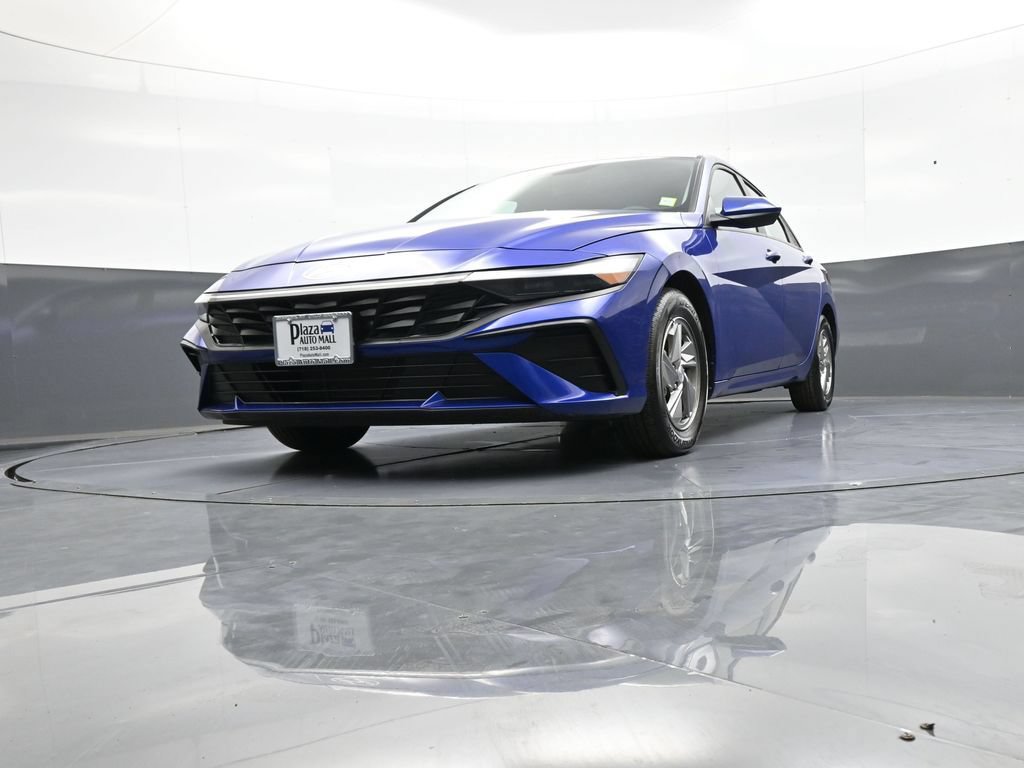 Certified 2025 Hyundai Elantra SE FWD image 25