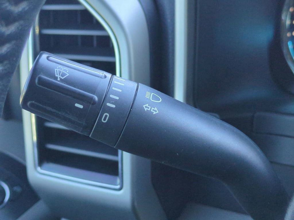 Used 2018 Ford F150 Lariat w/ Trailer Tow Package image 28