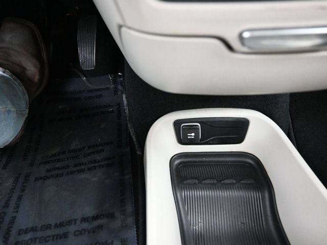 Used 2024 Chrysler Pacifica Limited FWD image 41