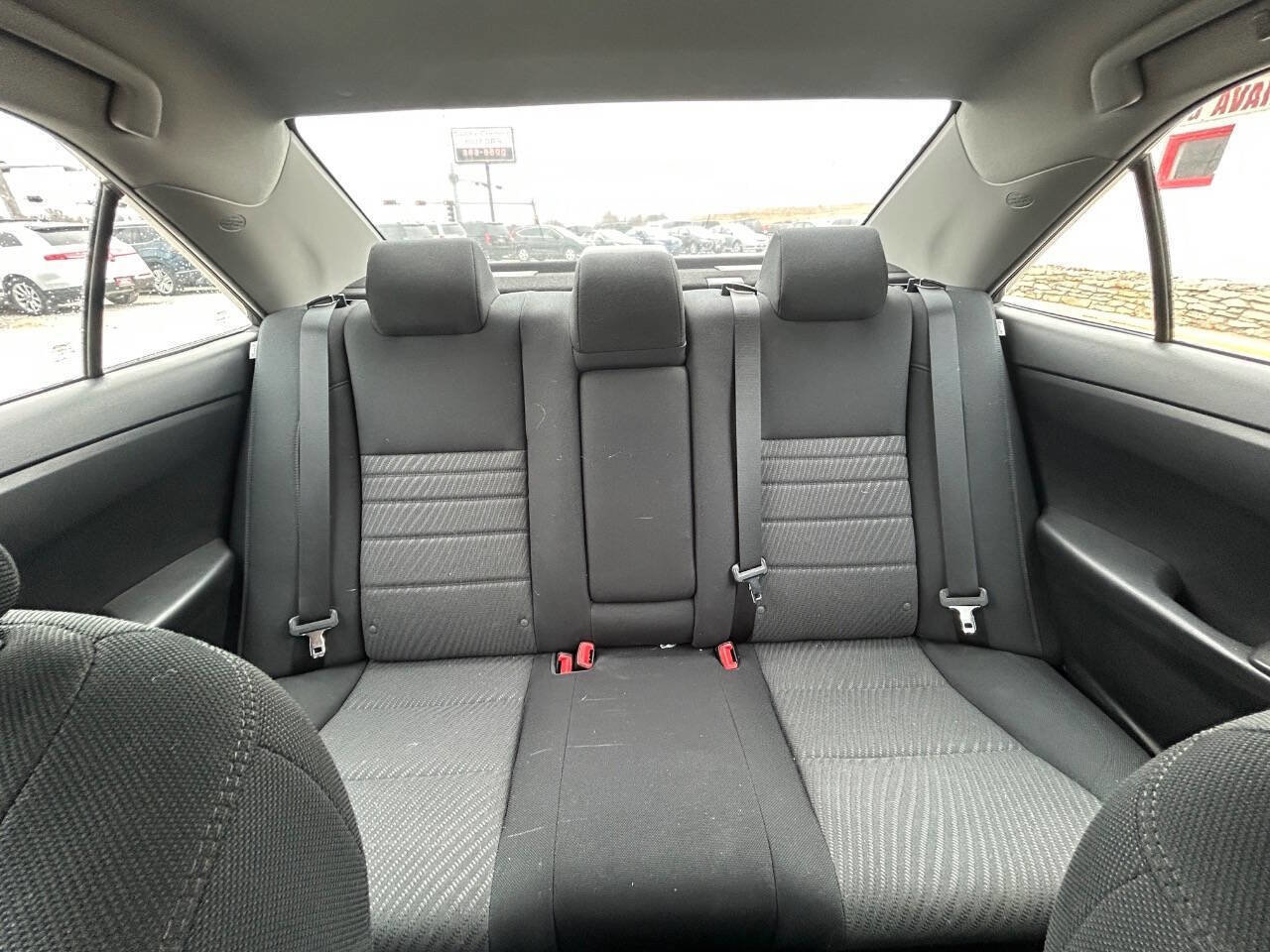 Used 2016 Toyota Camry LE image 25