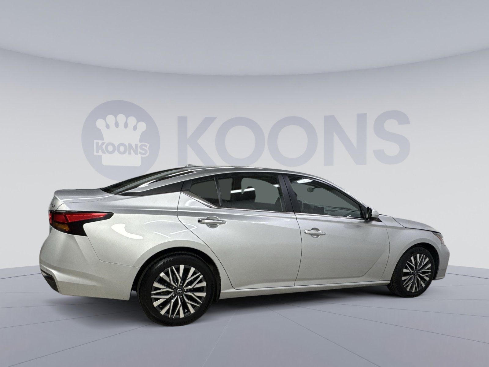 Used 2023 Nissan Altima 2.5 SV FWD image 21