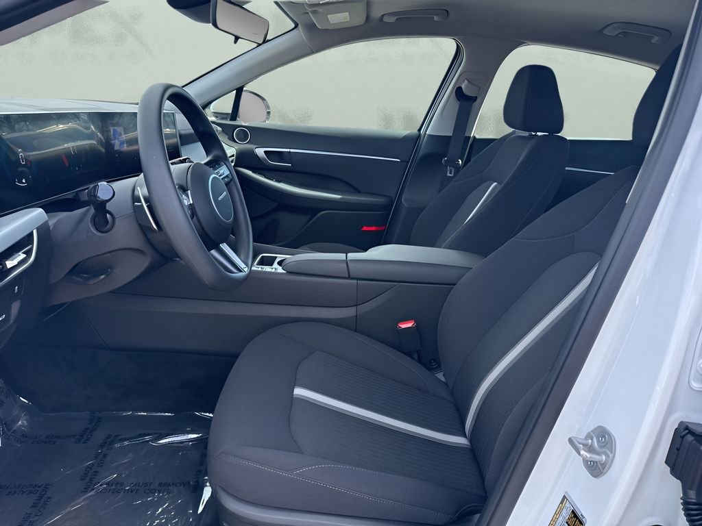 Used 2025 Hyundai Sonata SEL FWD image 9