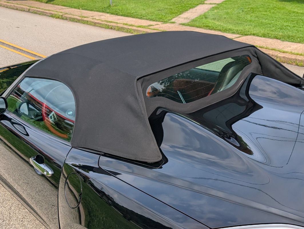 Used 2009 Saturn Sky Red Line RWD image 28