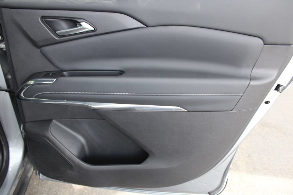 Used 2025 Chevrolet Traverse LT AWD/4WD image 53