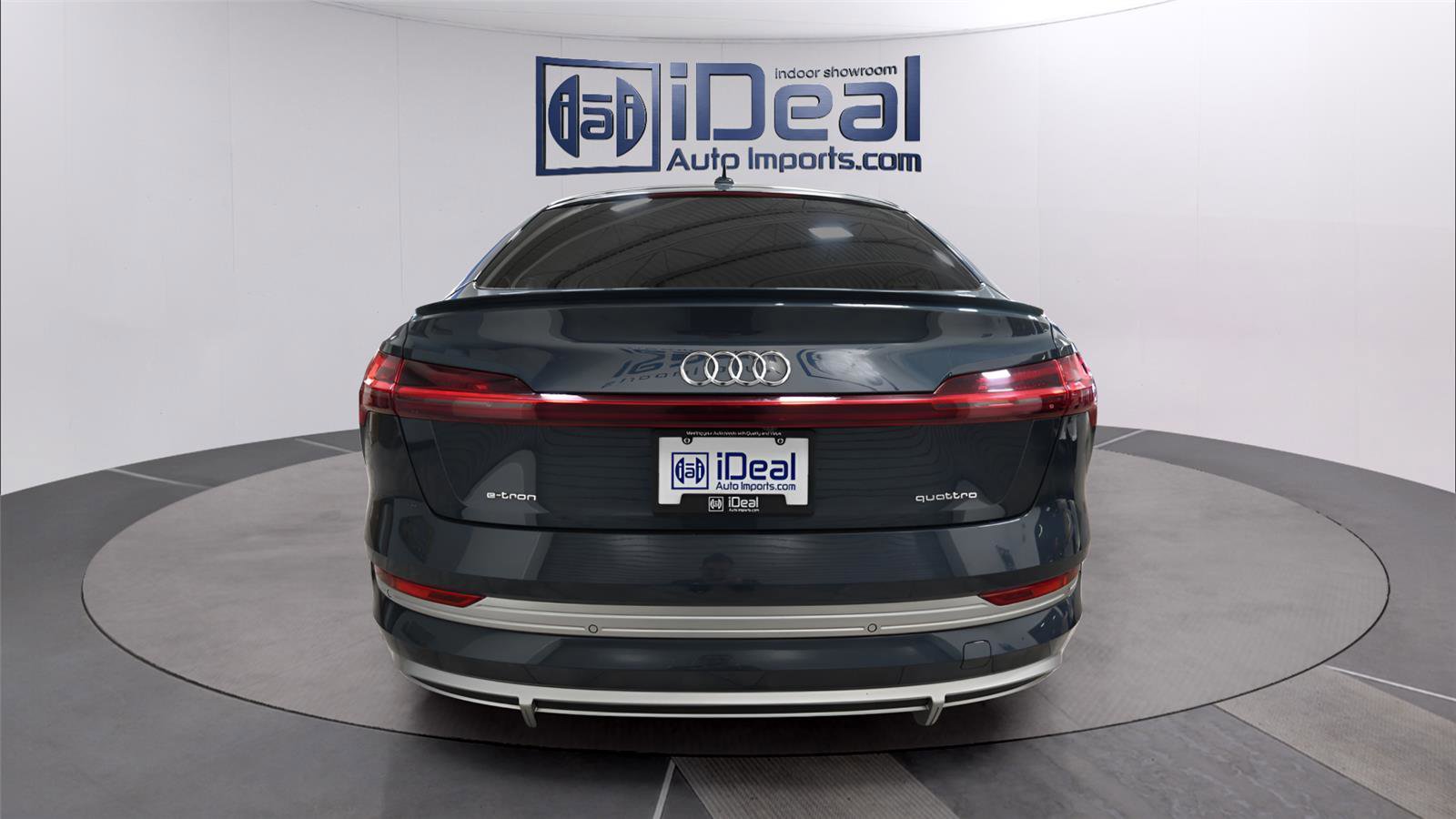 Used 2020 Audi e-tron Prestige w/ Prestige Package image 4