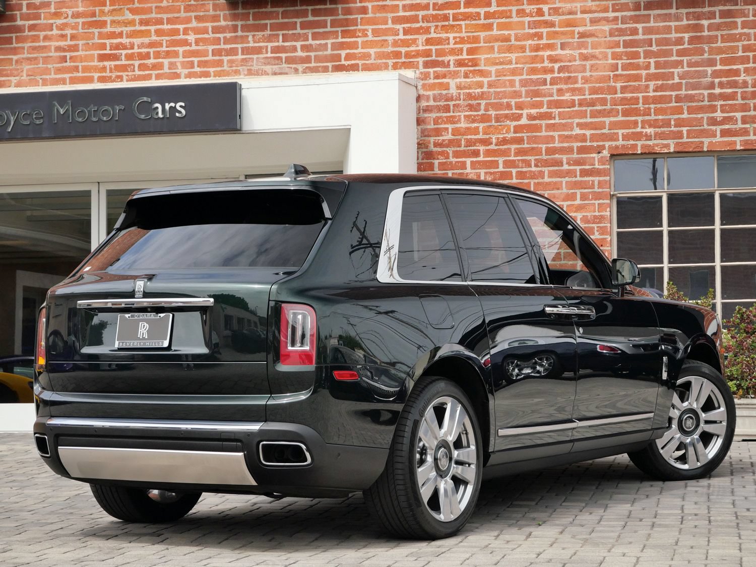 Used 2019 Rolls-Royce Cullinan AWD/4WD image 2