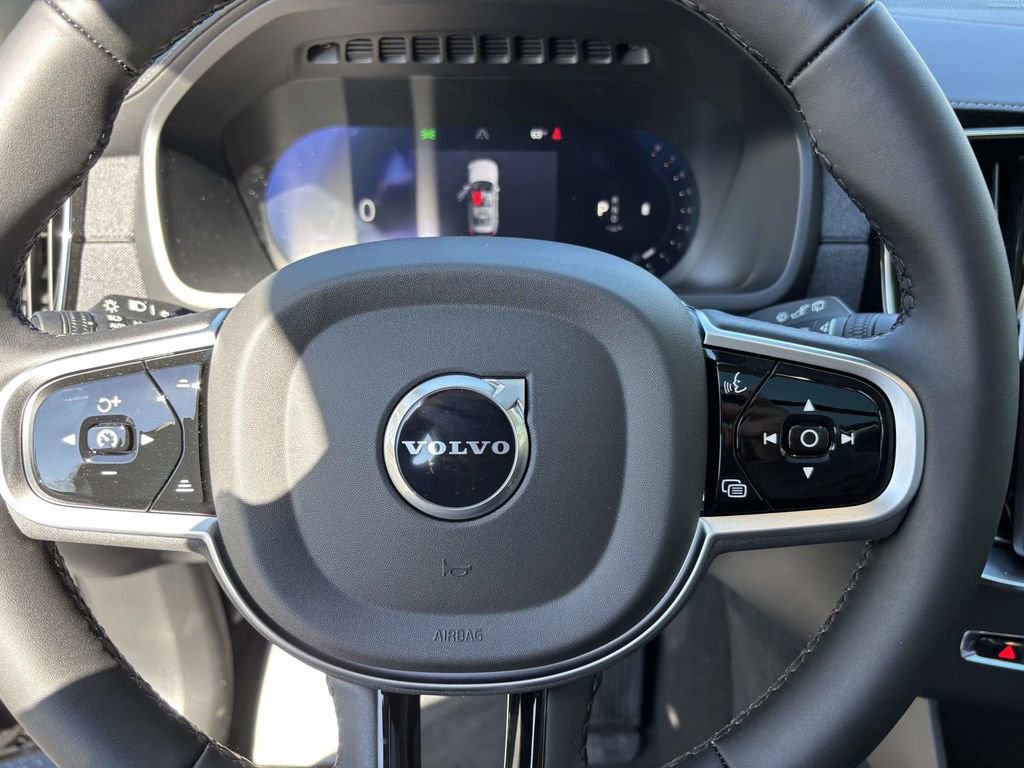 New 2026 Volvo XC90 B6 Plus w/ Protection Package Premier image 17
