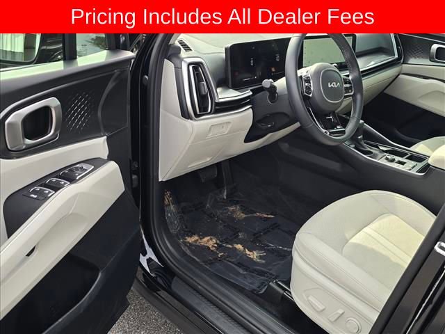 Certified 2025 Kia Sorento S w/ Panoramic Sunroof Package FWD image 8