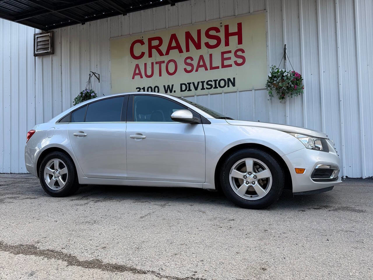 Used 2015 Chevrolet Cruze LT FWD image 2