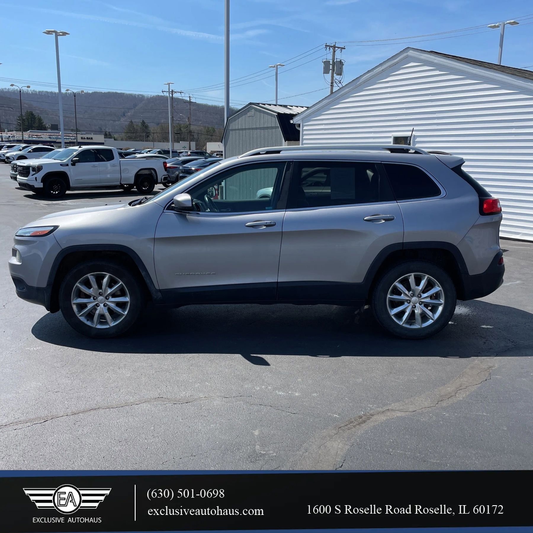Used 2017 Jeep Cherokee Limited AWD/4WD image 1