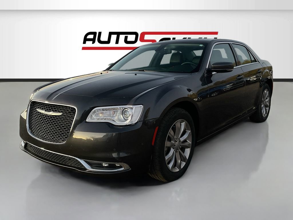 Used 2021 Chrysler 300 Touring L image 3