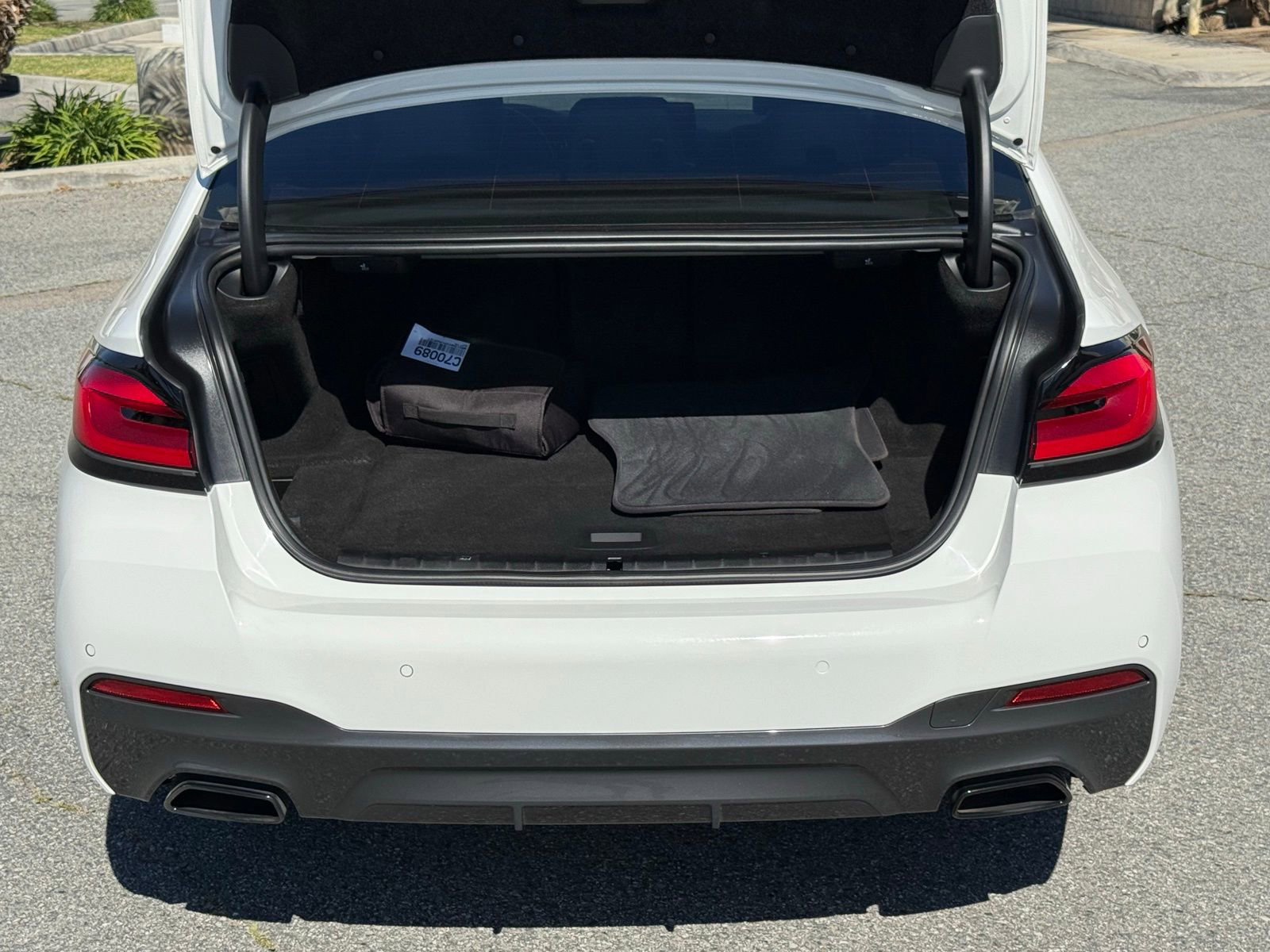 Used 2023 BMW 530e 530e iPerformance w/ M Sport Package image 16