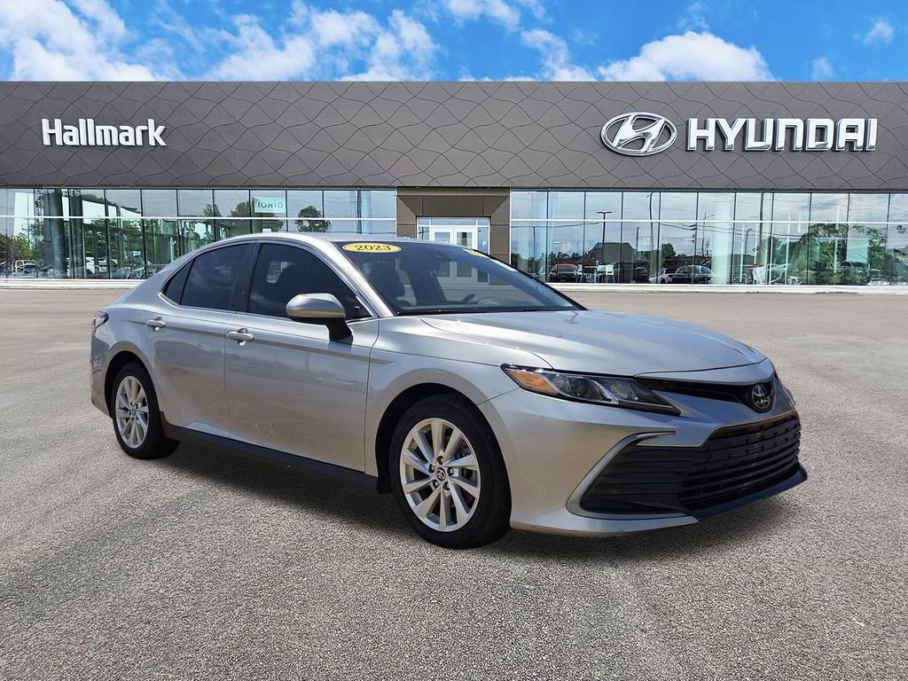 Used 2023 Toyota Camry LE image 1