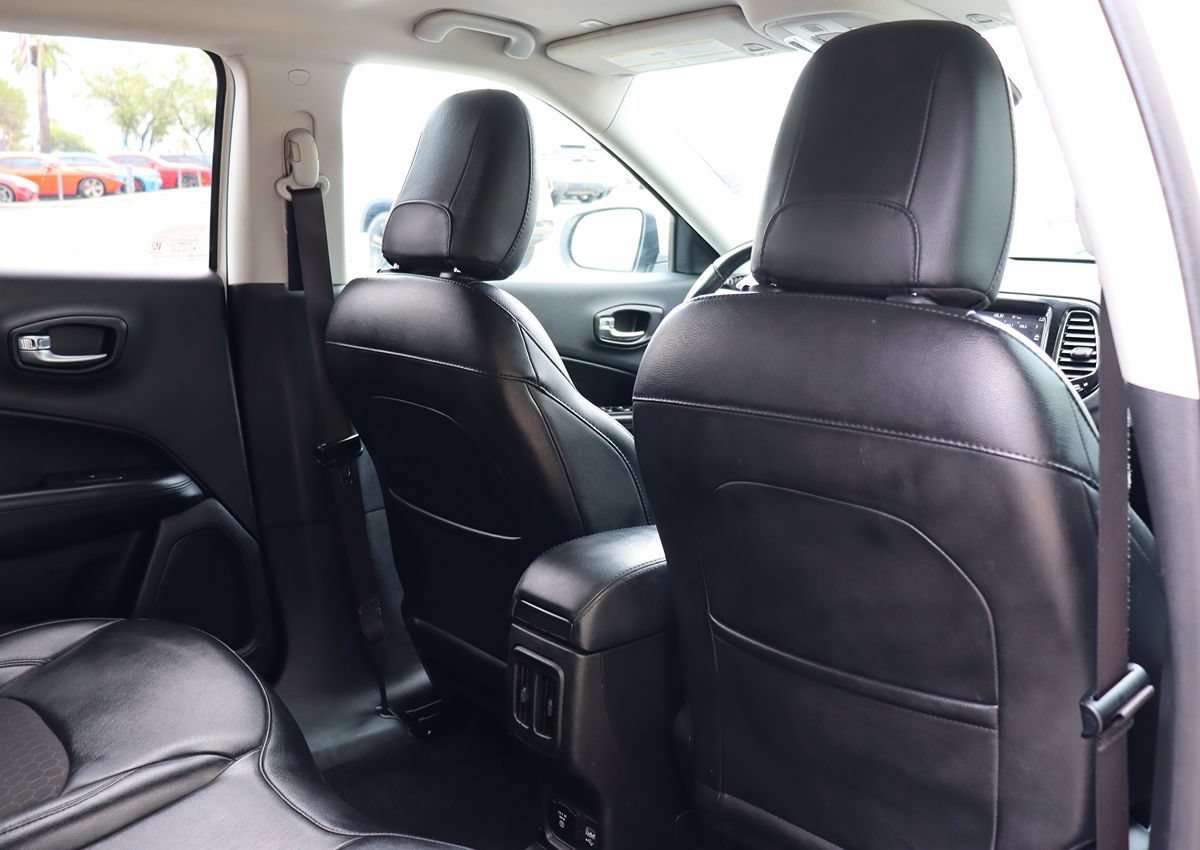 Used 2019 Jeep Compass Latitude FWD image 28