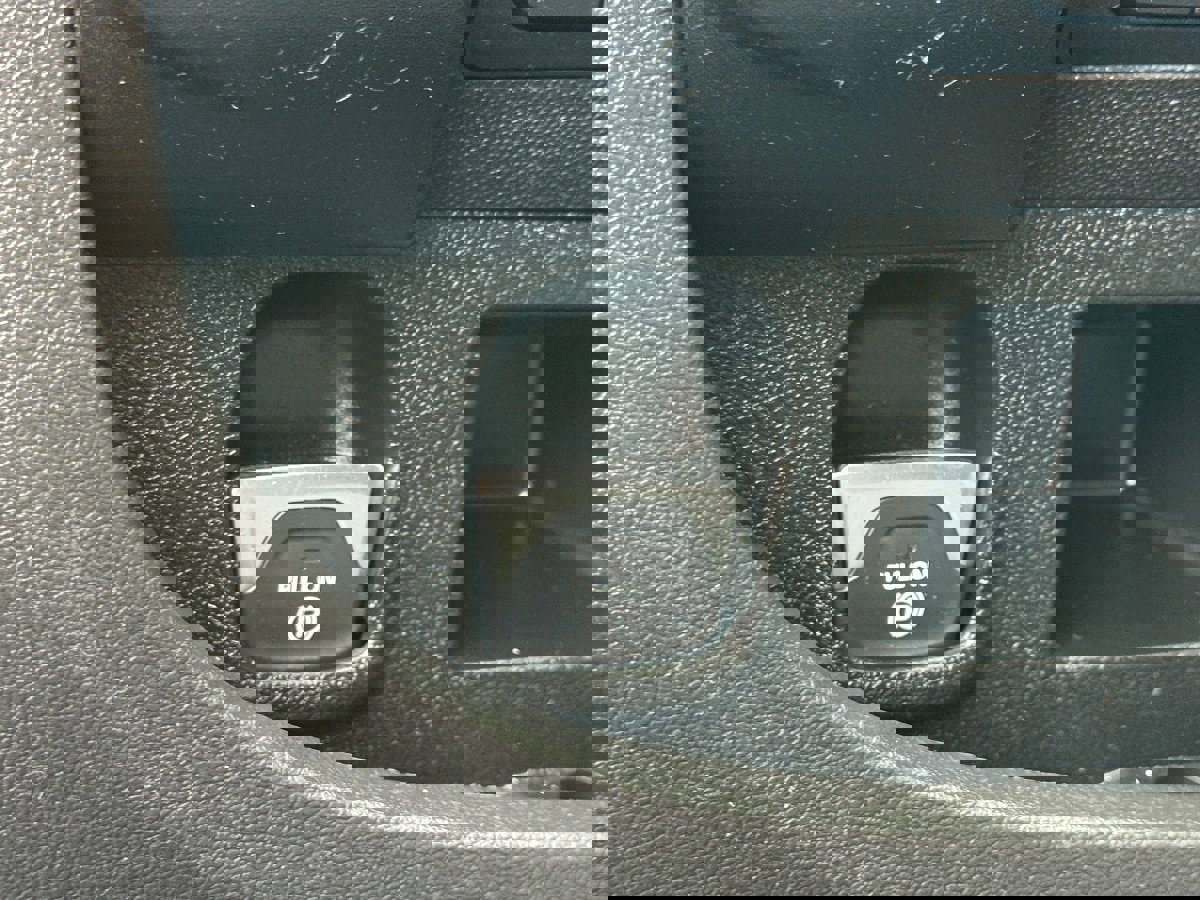 Used 2025 RAM ProMaster 2500 w/ Convenience Group image 27