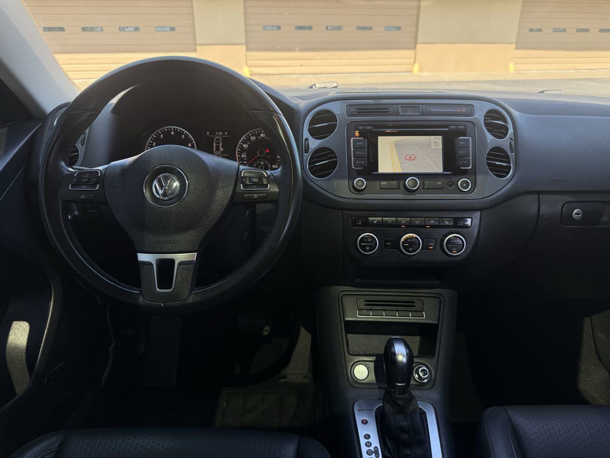 Used 2015 Volkswagen Tiguan SEL AWD/4WD image 16