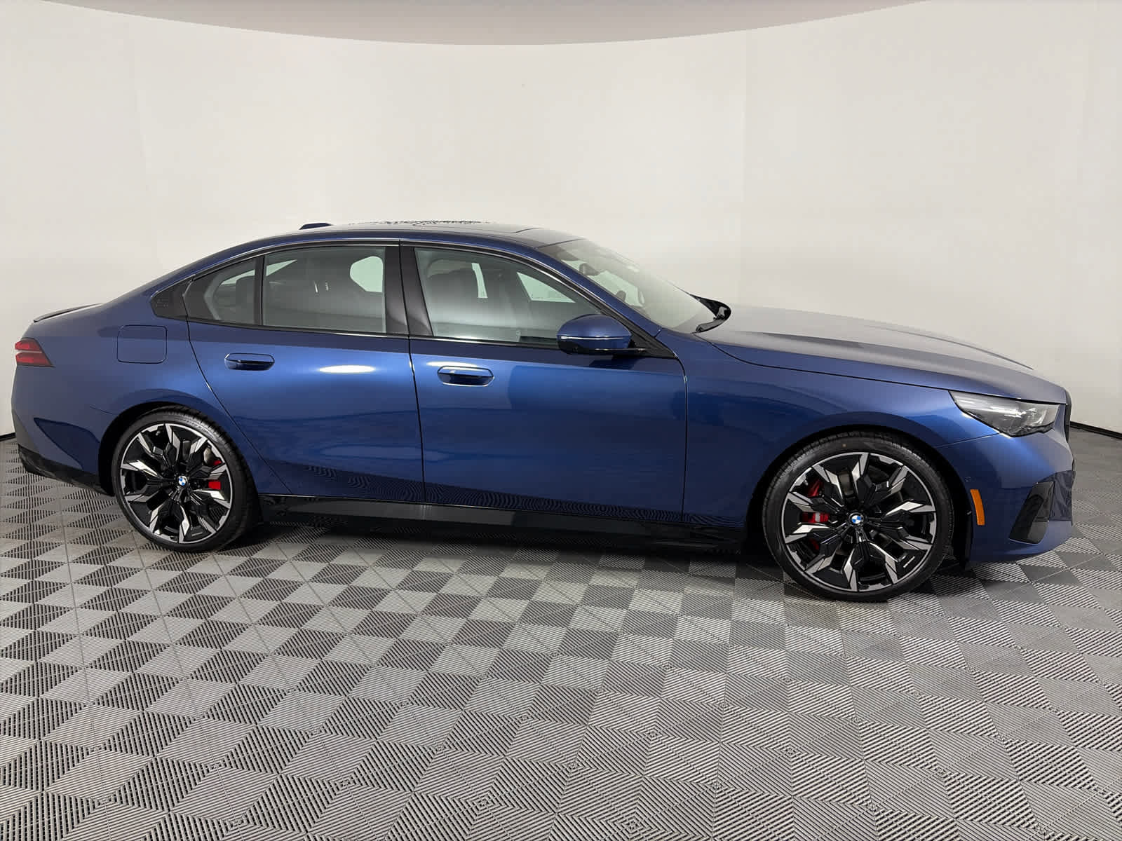 New 2026 BMW i5 eDrive40 w/ M Sport Package image 3