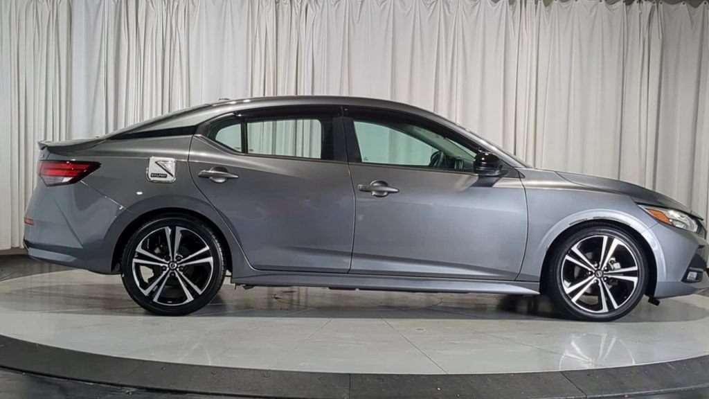 Used 2020 Nissan Sentra SR FWD image 11