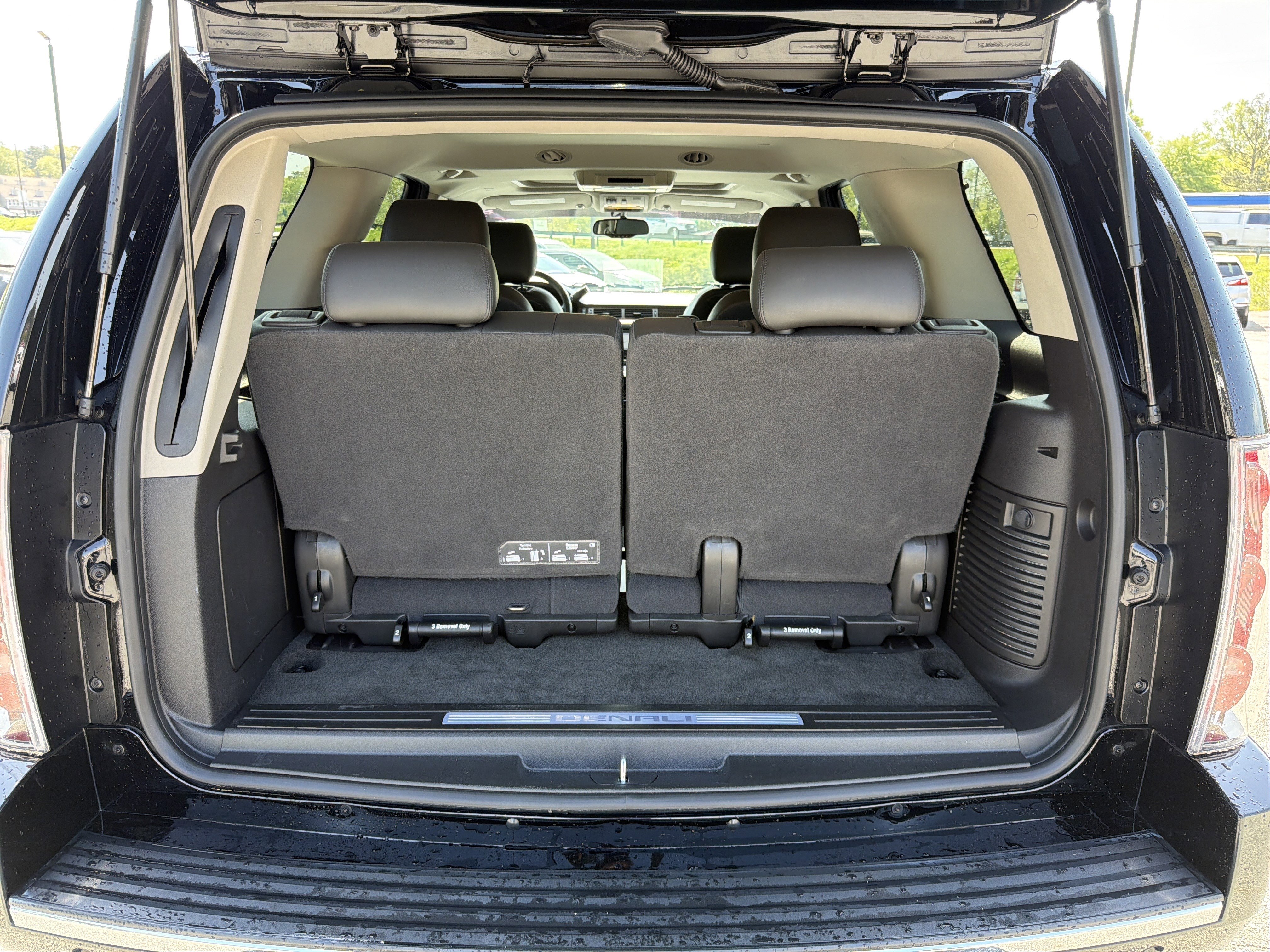 Used 2014 GMC Yukon Denali image 25