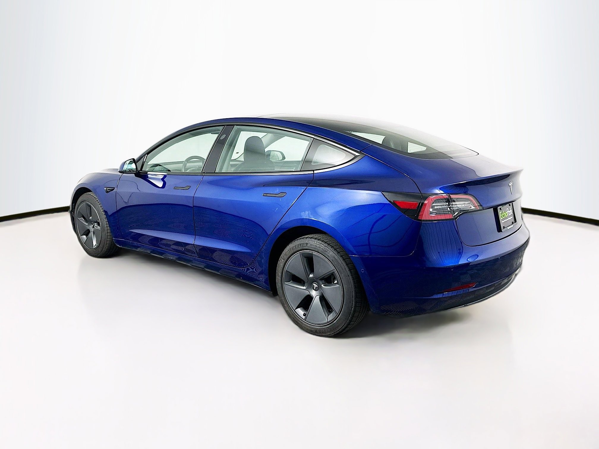Used 2021 Tesla Model 3 Standard Range Plus image 5