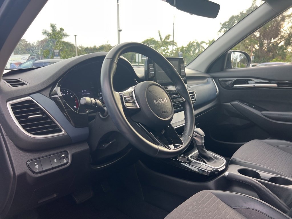 Used 2023 Kia Seltos S image 26