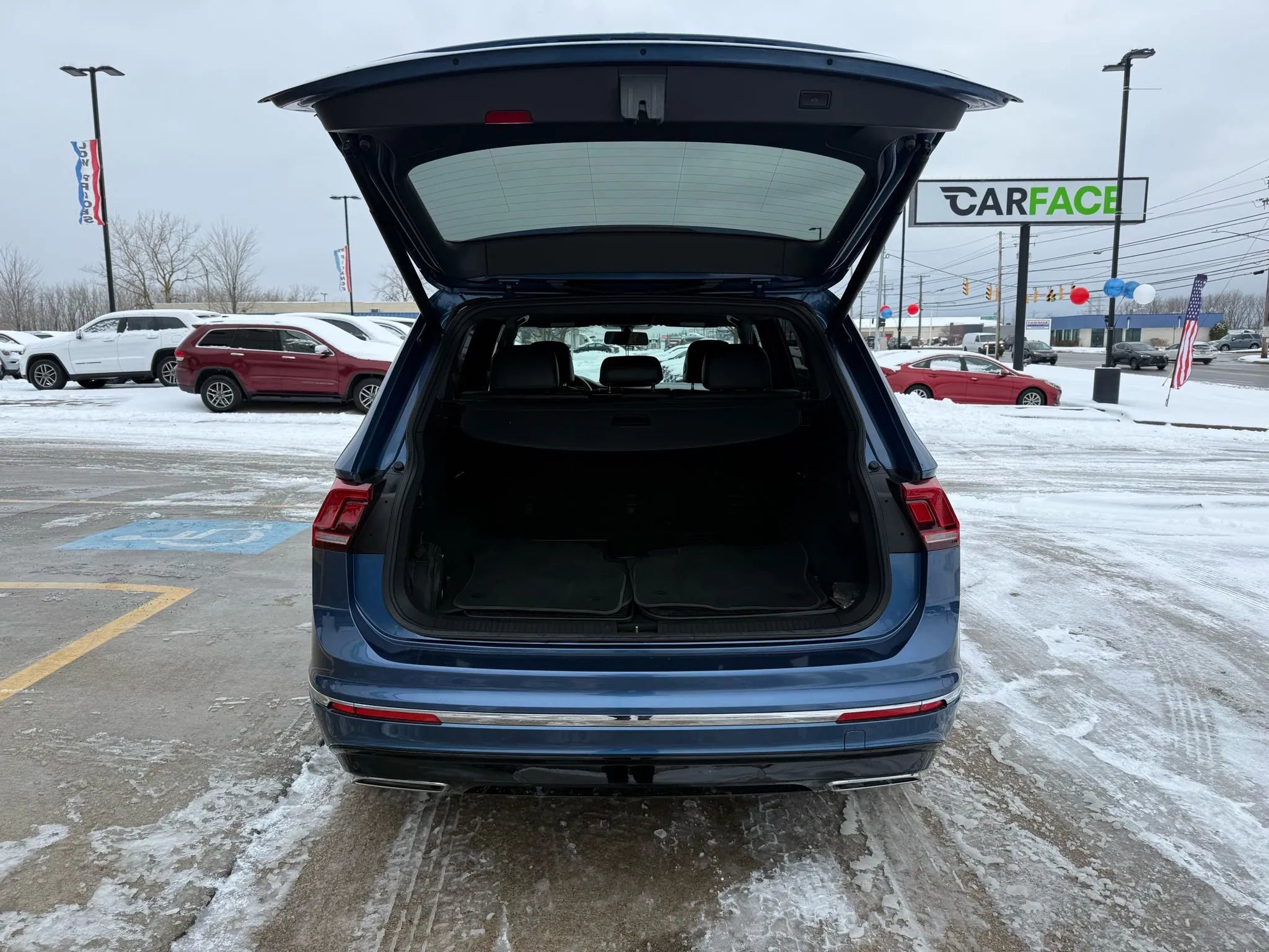 Used 2019 Volkswagen Tiguan SEL R-Line image 13